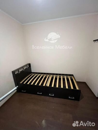 Кровать двуспальная