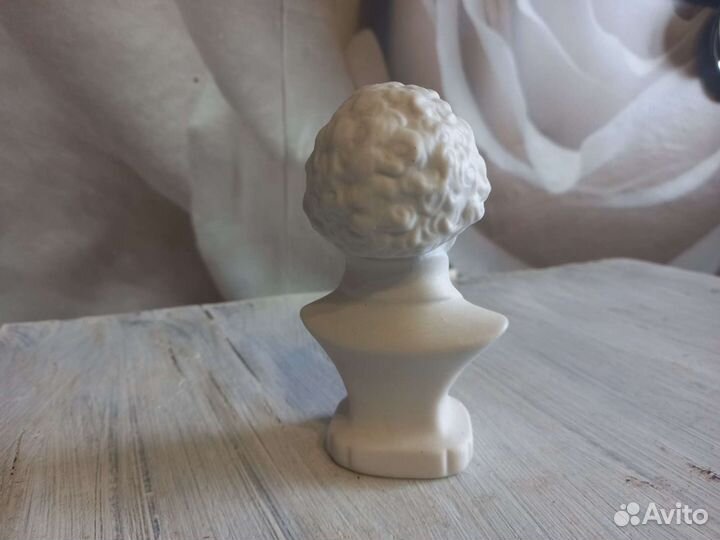 Бюст Пушкина