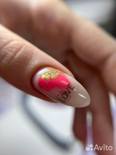 Маникюр с покрытием, наращивание ногтей