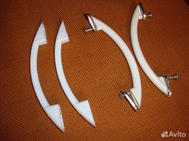 Ручки мебельные от экрана под ванной