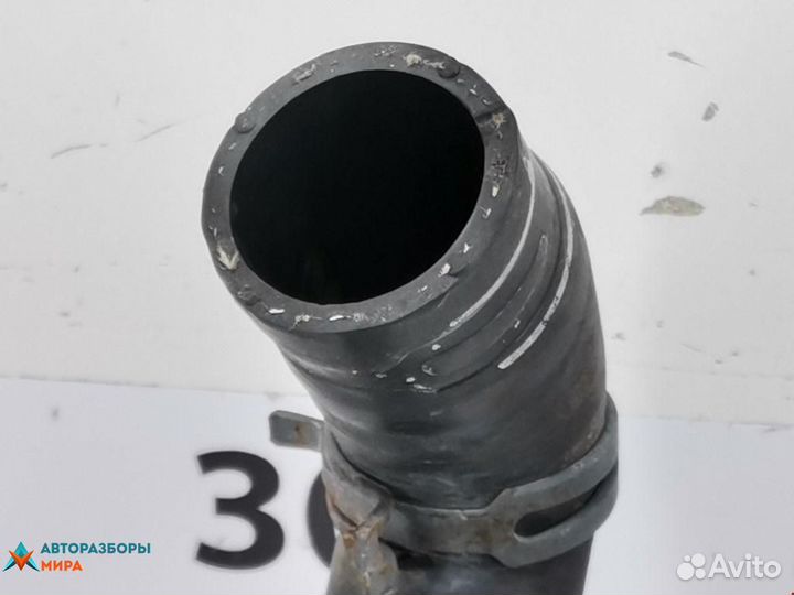 Патрубок радиатора Volkswagen Passat B5 1999