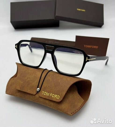 Солнцезащитные очки женские брендовые