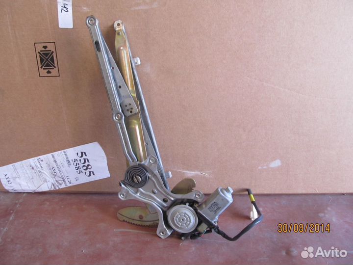 Задняя левая дверь для Toyota Ipsum sxm10g