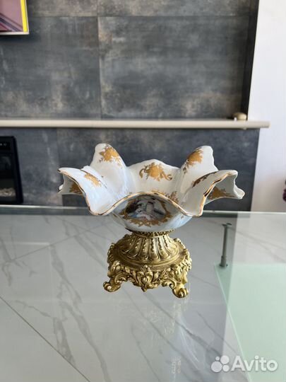 Ваза для фруктов на ножке б/у в хорошом состоянием