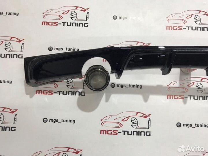 Диффузор BMW F30 Черный глянец 1x1 + Akrapovic Mat