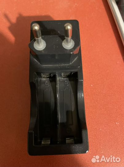 Зарядное устройство для пальчиковых батареек и акк