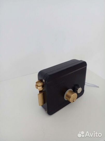 Вскрытия замена установка продажа замков Мира д40