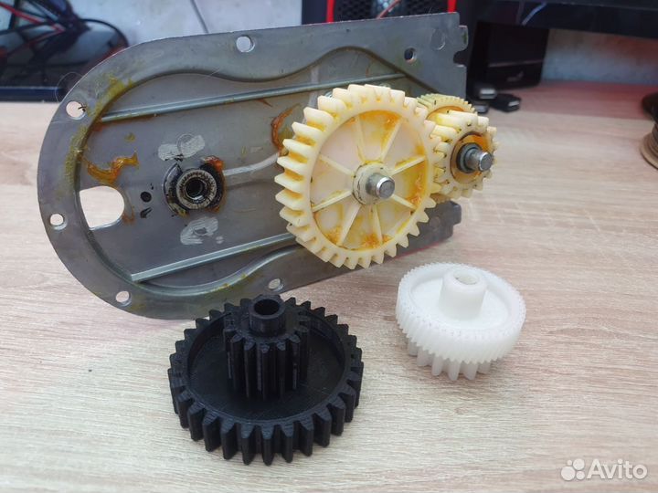 Универсальная Косозубая Шестерня для Мясорубки