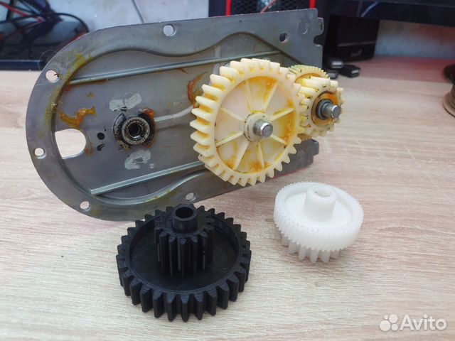 Универсальная Косозубая Шестерня для Мясорубки