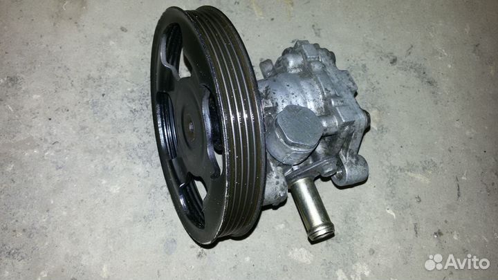 Митсубсиси ланцер 9 насос гура