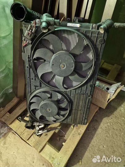 Продам касету радиатора VW Touran