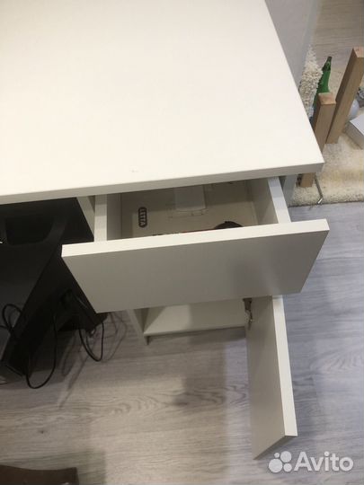 Письменный стол