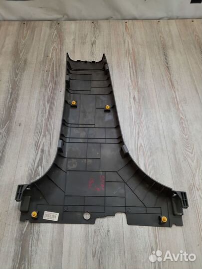 Обшивка средней стойки накладка ремня безопасности