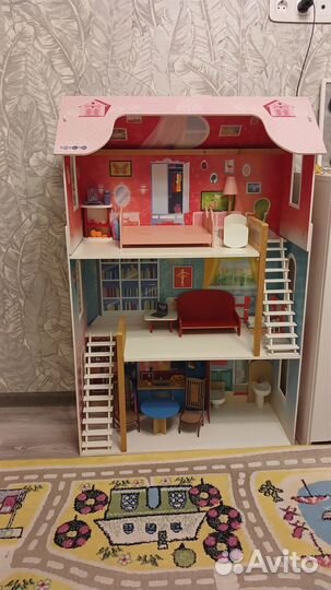 Продам кукольный дом