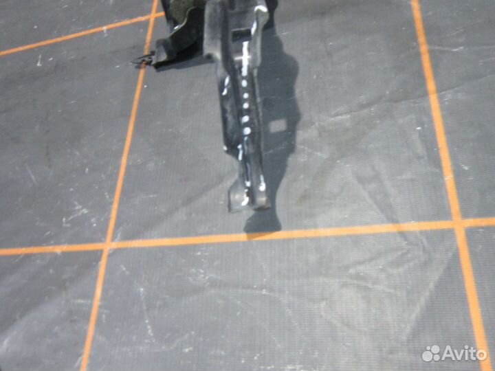 Дефлектор радиатора - Toyota Hilux 8