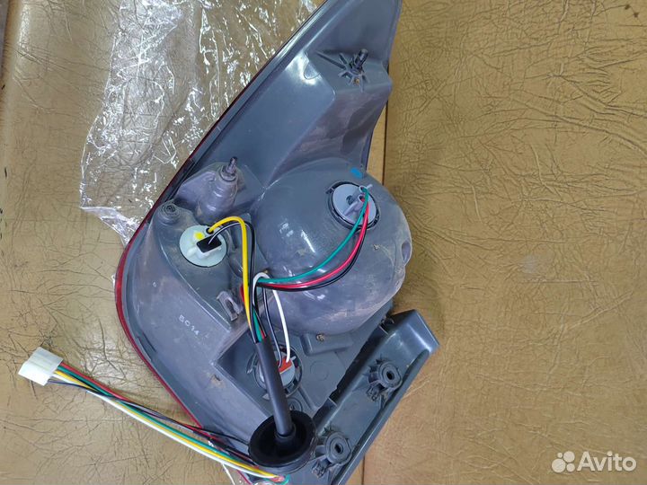 Фонарь задний внешний правый на Шевроле Круз