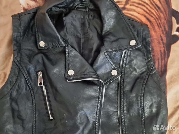 Жилетка кожа 40-42. Вещи