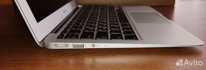 Apple MacBook Air 11 A1465
