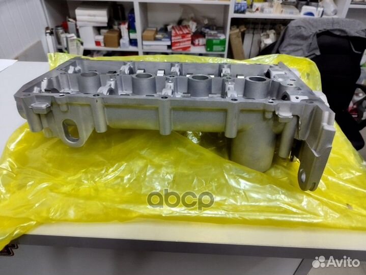 Крышка ГБЦ верхняя (с распредвалами), 1.6 cwva