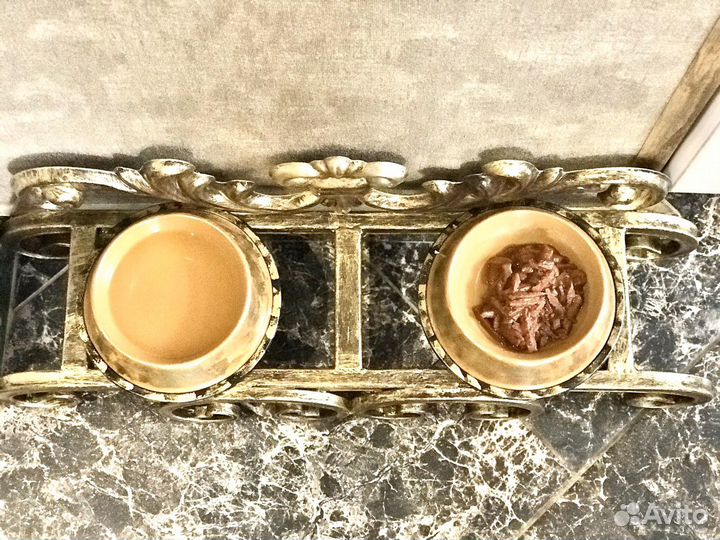 Подставка под миски питомицам -эксклюзивная кованн