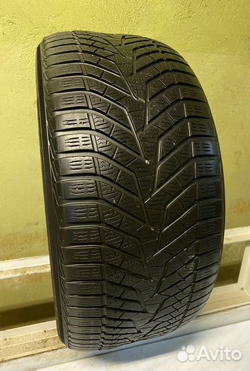 Yokohama BluEarth Winter V905 275/40 R20 V