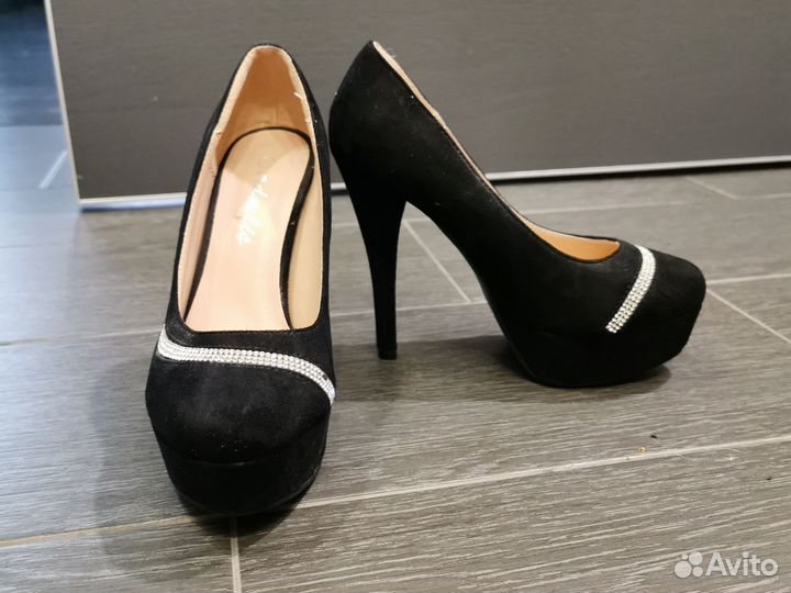 Туфли замшевые со стразами 35размер