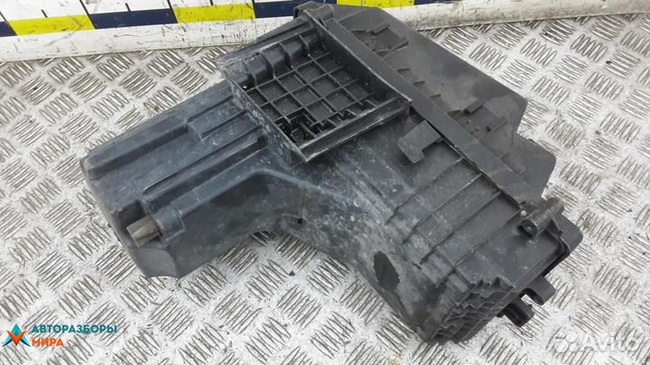 Корпус воздушного фильтра Citroen C5 2 2008