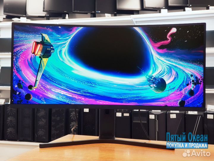 Игровой изогнутый монитор 34