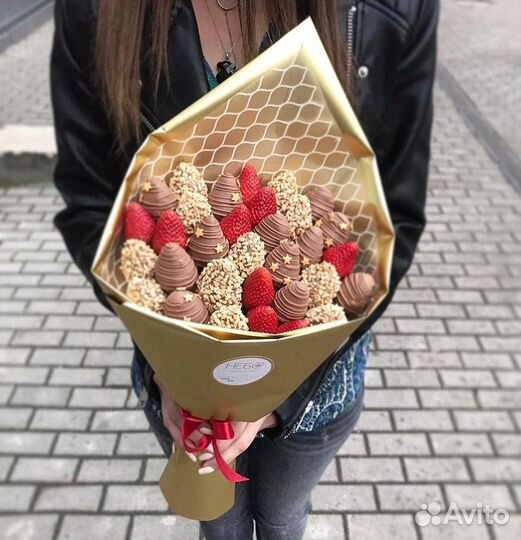 Клубника в шоколаде, Букеты с клубникой