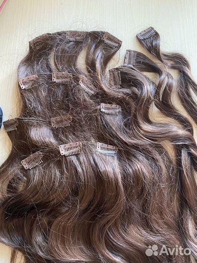 Волосы на заколках