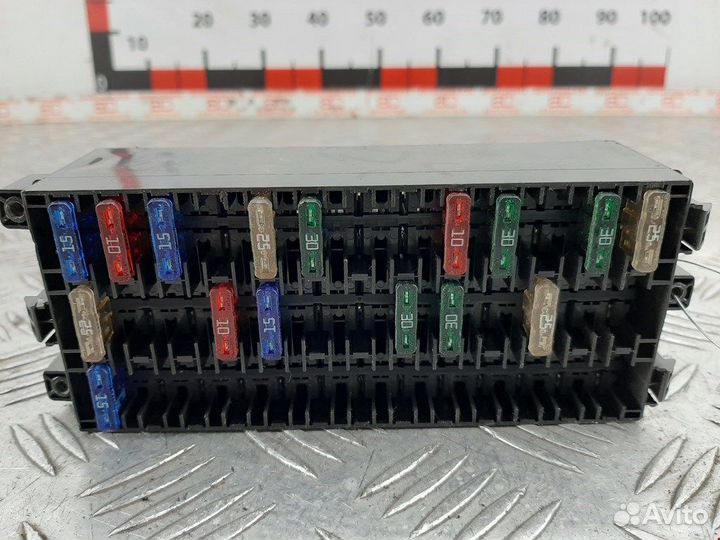 Блок предохранителей для Opel Vivaro 93160195