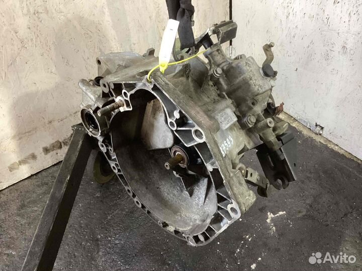 МКПП (механическая коробка переключения передач) F