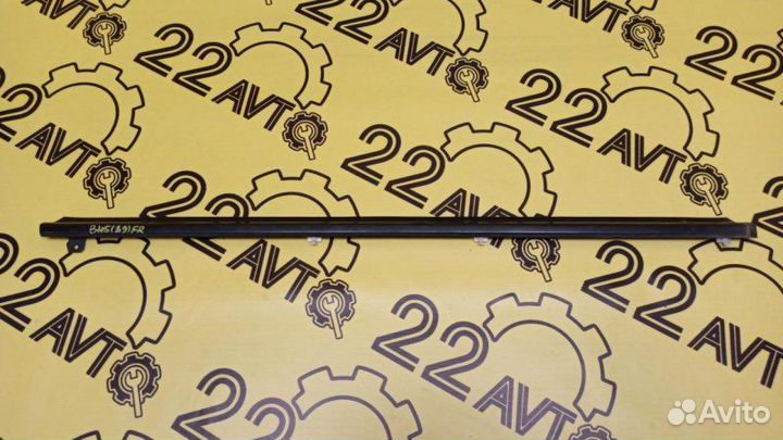 Молдинг стекла (на дверь) передний правый Subaru