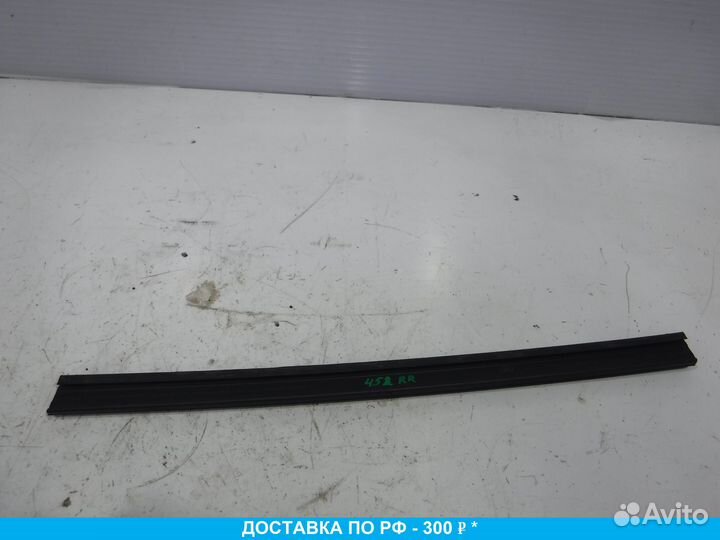 Уплотнитель стекла двери Skoda Yeti