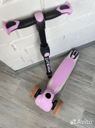 Самокат трехколесный