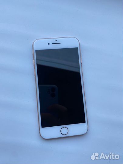 Телефон iPhone 8 64 gb