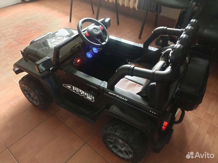 Детский автомобиль на аккумуляторе