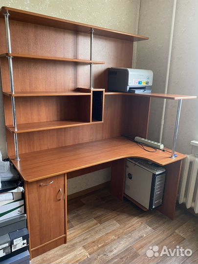 Компьютерный стол