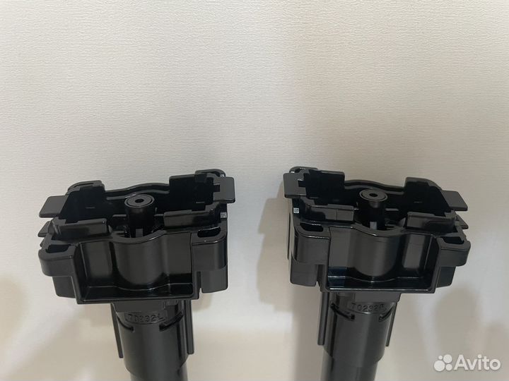 Форсунка правая омывателя фар Toyota Rav4 40 рест