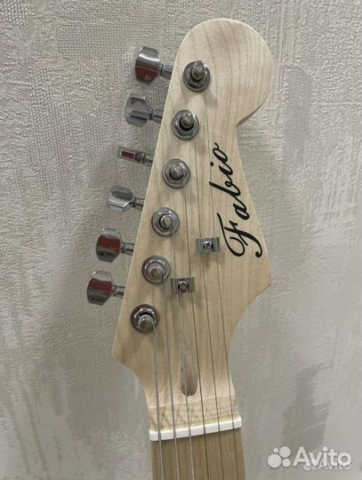 Электрогитара