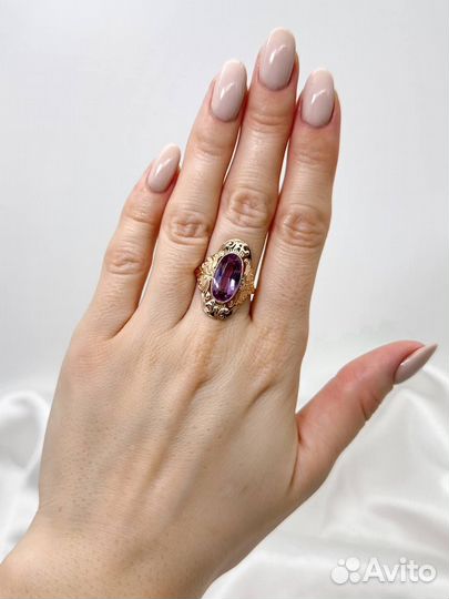 Золотое кольцо с алекс. корундом 583 СССР 5.31 гр