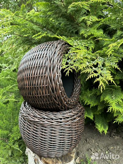Кашпо из искусственного ротанга