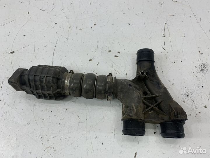 Peugeot 408 308 патрубок интеркулера