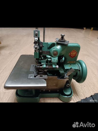 Оверлок для швейной машины