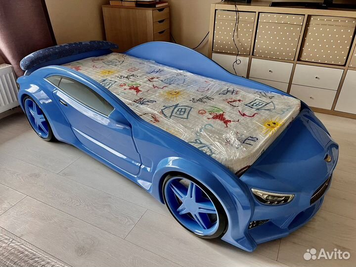 Кровать машина