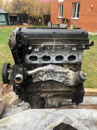 Двигатель Головка блока