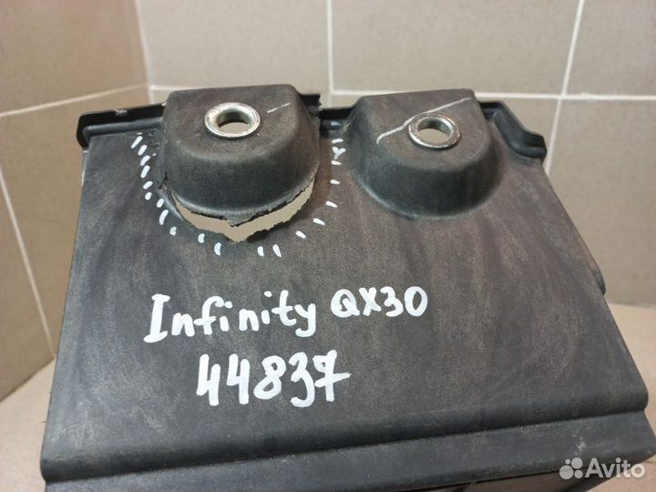 Крепление АКБ (корпус/подставка) Mercedes-Benz