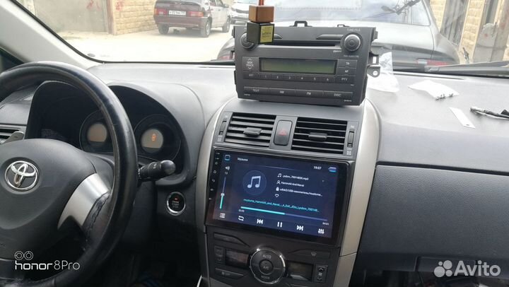 Магнитола Toyota Corolla