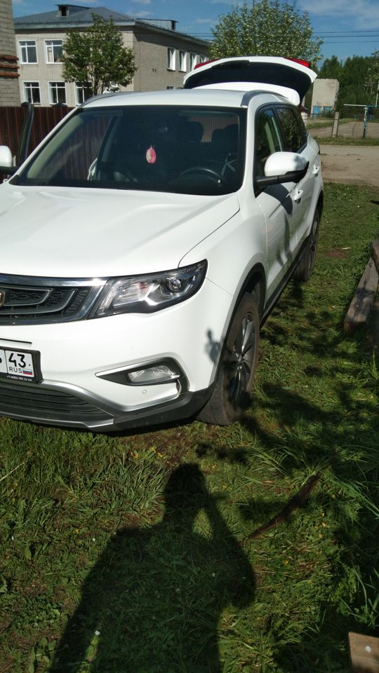 Geely Atlas: фото владельца