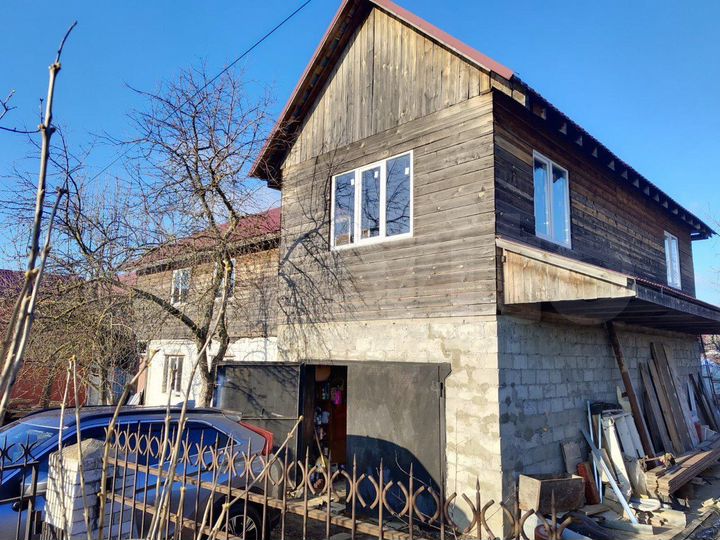 Дом 260 м² на участке 6 сот.